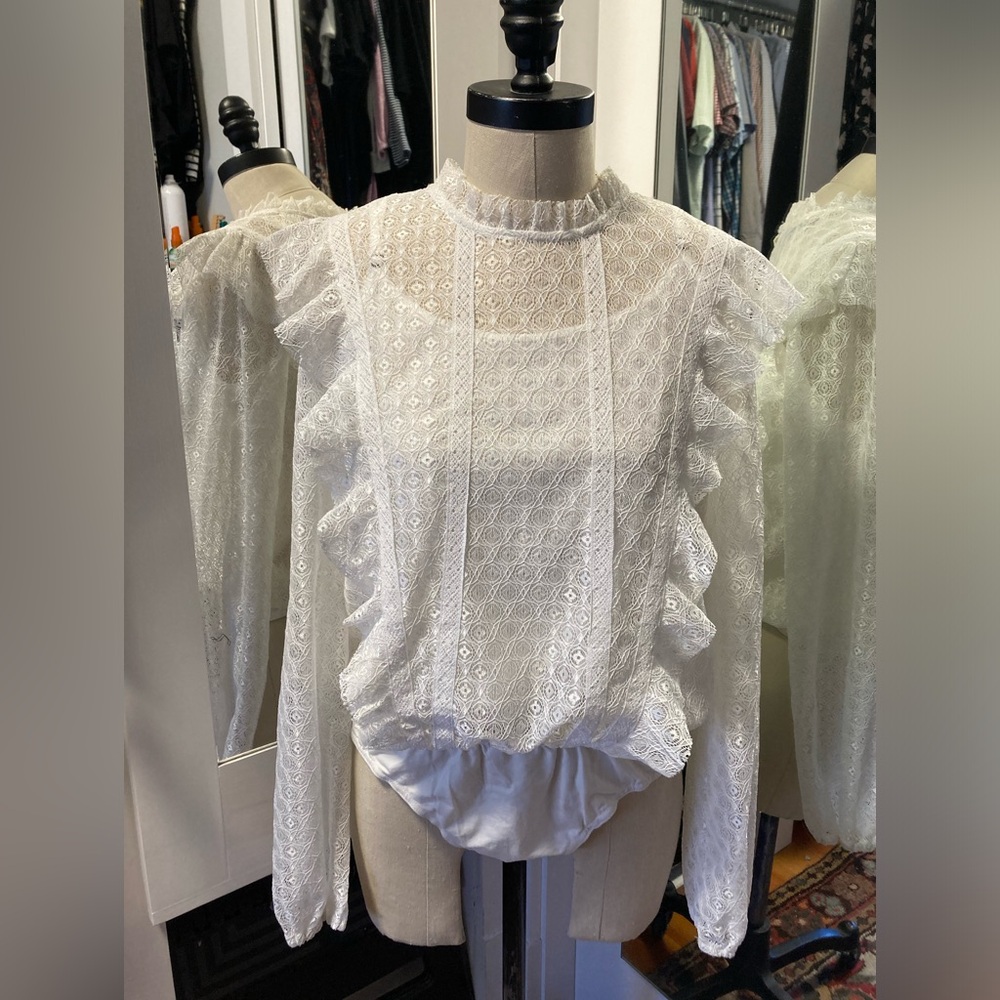 NWT Hayden Los Angeles Cream Lace Body Suit w/Attached Camisole - Size Large